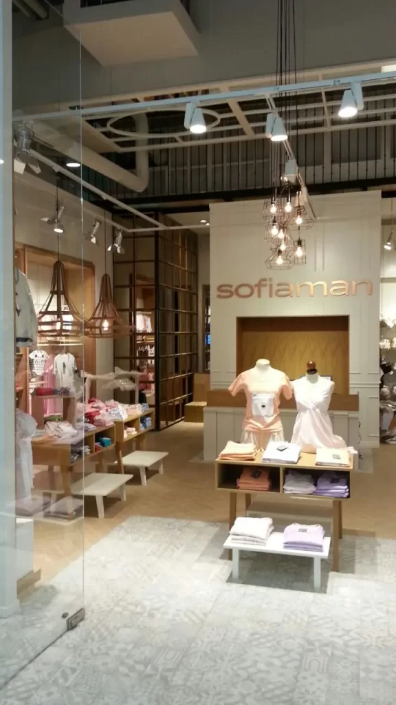 Mobilier comercial la comanda Iasi - LemnArtis